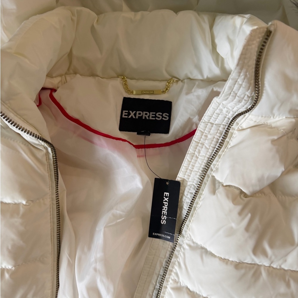 NWT Express white Puffer Coat with Faux Fur Hood - Picture 2 of 3